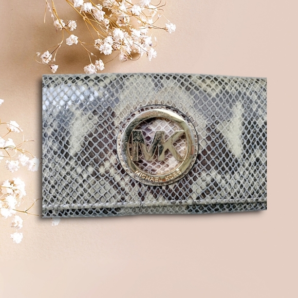 Michael Kors White/Brown Python Embossed Wallet - Picture 2 of 12